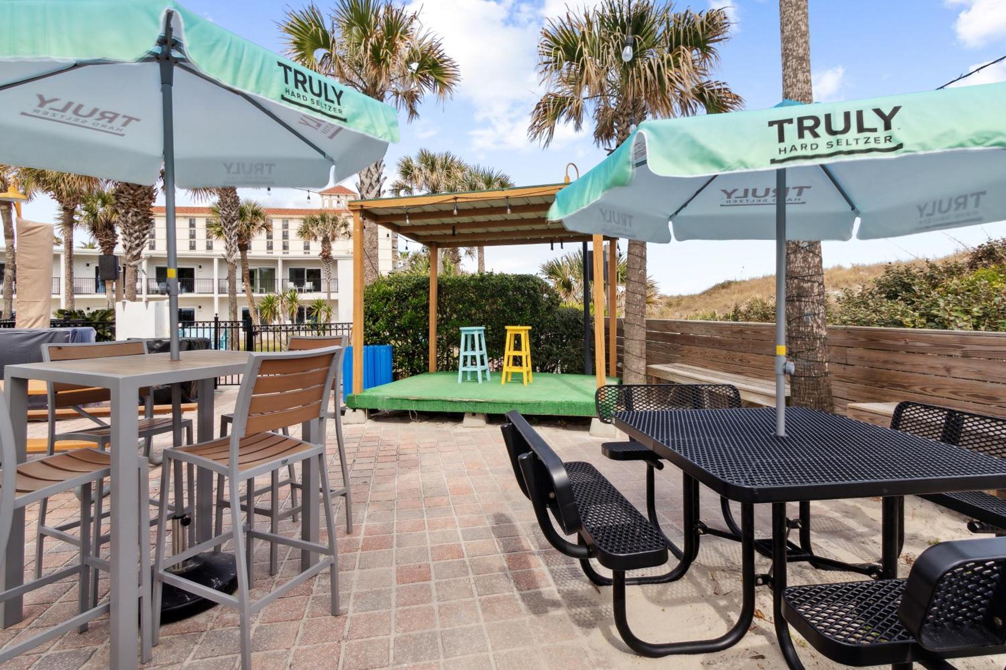 Seahorse Oceanfront Inn Neptune Beach ภายนอก รูปภาพ