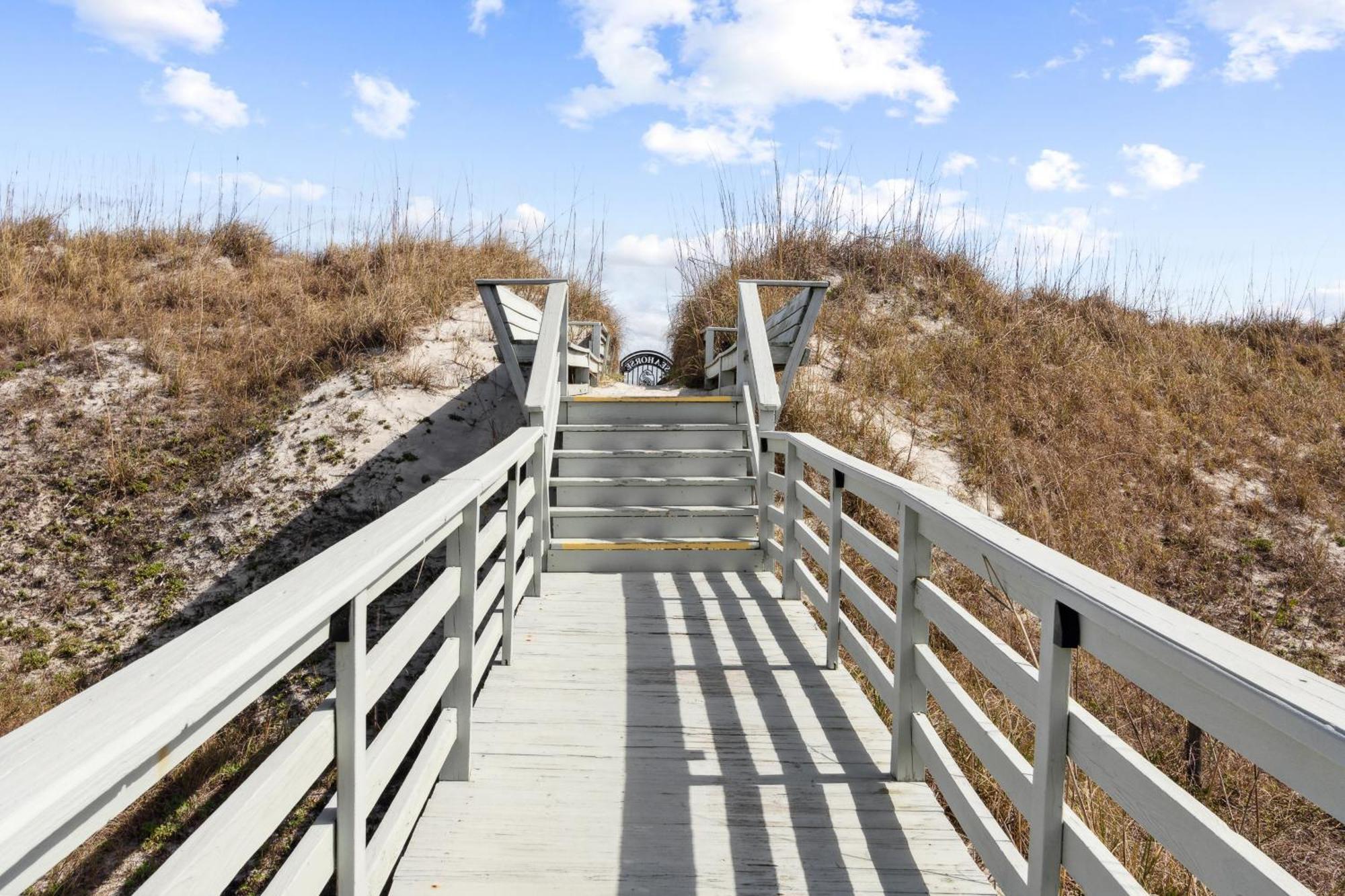 Seahorse Oceanfront Inn Neptune Beach ภายนอก รูปภาพ